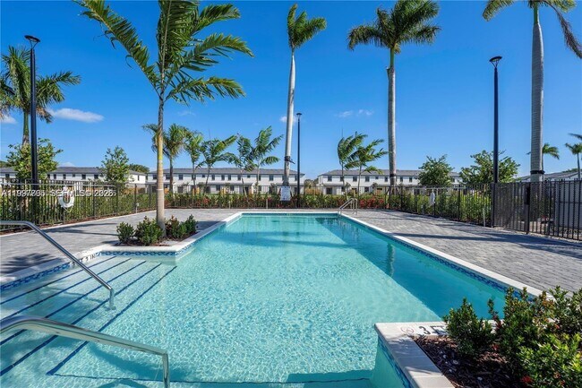 Foto del edificio - 5001 Peacock Wy