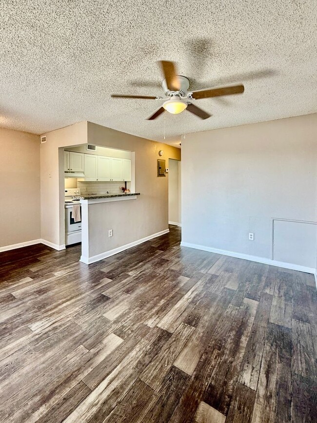 Interior Photo - Oasis at Ballast Point