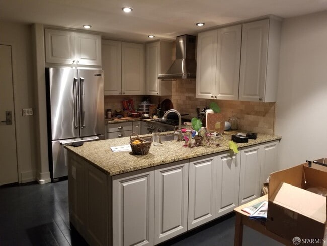 Building Photo - 74 Brady St