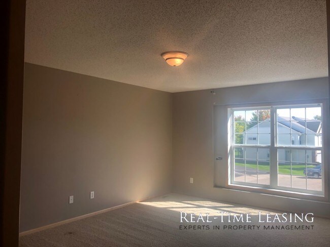 Building Photo - 10684 Ironwood Pkwy