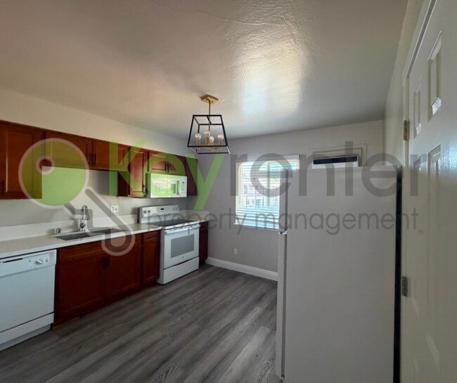 Foto del edificio - 5724 Falconer Way