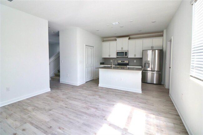 Building Photo - 11425 Listening Dr