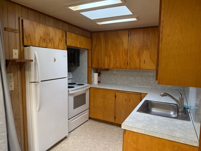 Foto del edificio - Spacious 2 Bed 1 Bath Bothell Home $2500/mo.