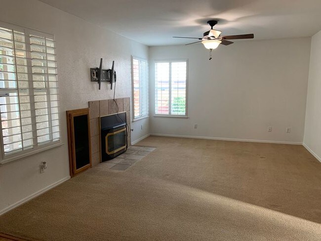 Building Photo - Charming Fresno home near River Park!