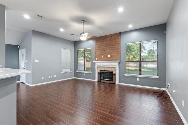 Building Photo - 8326 Pinewood Canyon Ln