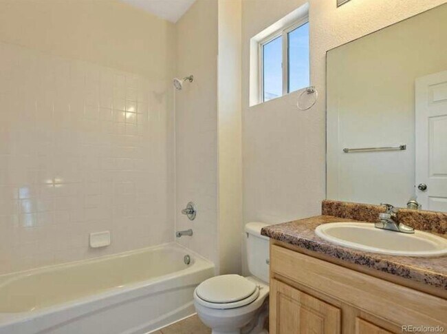 Foto del edificio - 11250 Florence St