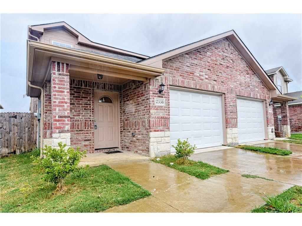 2347 Bloomfield Dr, Arlington, TX 76012 Condo for Rent in Arlington