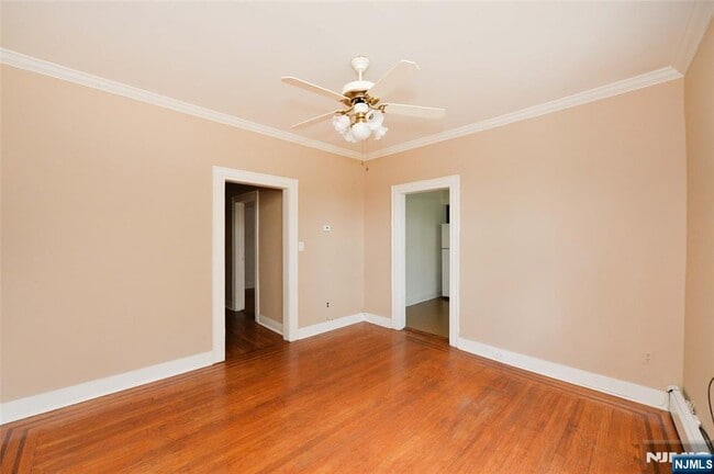 Building Photo - 38 River Edge Rd