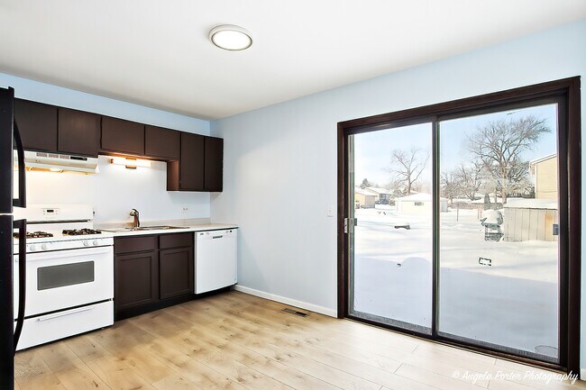 Building Photo - 831 Washington St