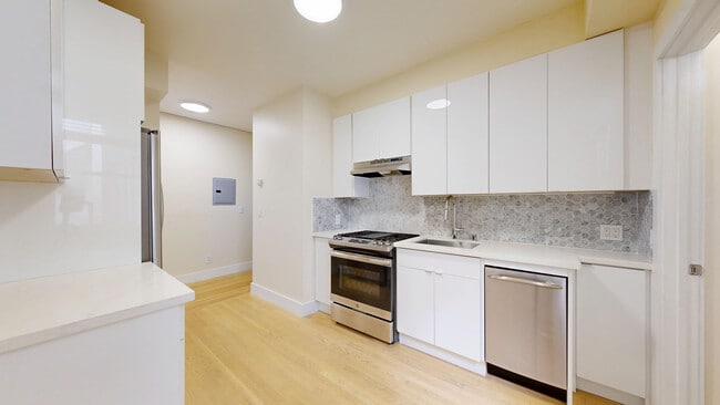 Building Photo - 1637 Sacramento St