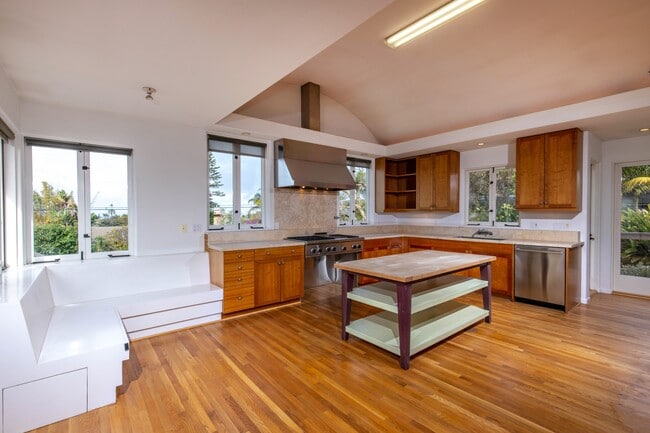 Foto del edificio - 1090 Devonshire Dr