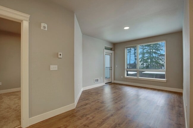 Building Photo - z-061126-Toscana Apartment Homes