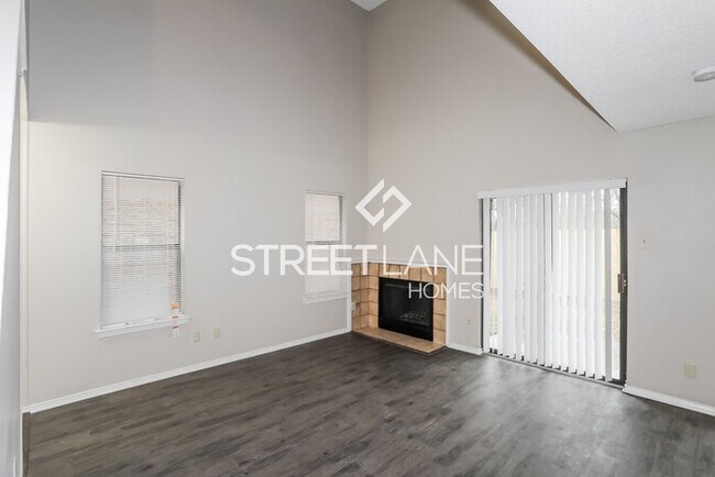Building Photo - REDUCED!- Spacious 2 Bedroom in Duncanville!