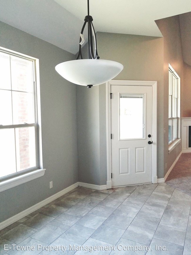 Building Photo - 4 br, 2 bath House - 714 Ninnekah