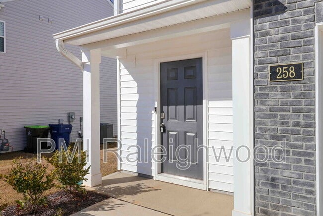 Foto del edificio - 258 Palm Dr