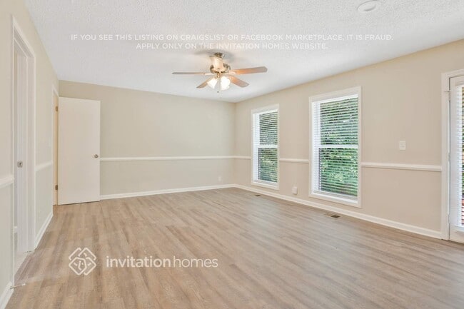 Foto del edificio - 5789 Chisholm Trail SW