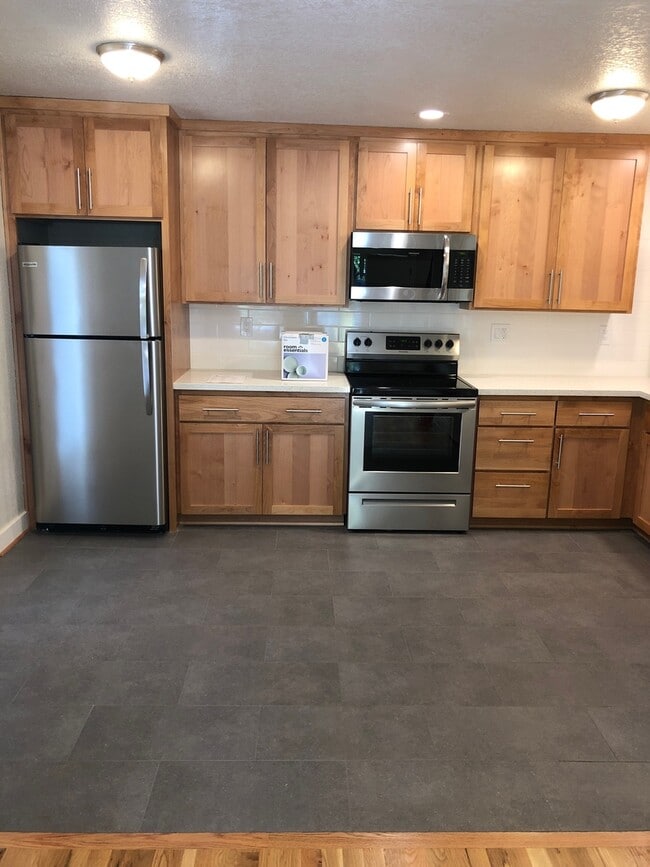 Building Photo - New Townhouse Abernathy Clinton OHSU Priva...