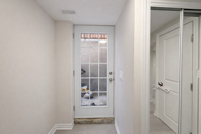 Building Photo - 10 Salisbury Cir