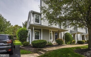 Building Photo - 11 Eaton Ct