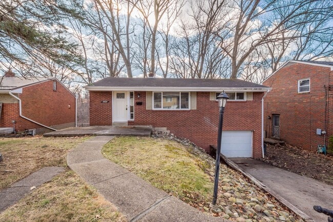 Building Photo - AMAZING 2 BEDROOM RANCH AVAILABLE NOW IN T...