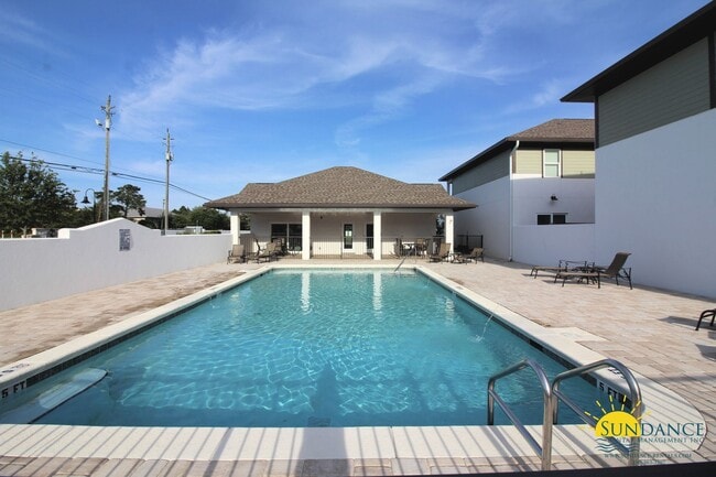 Building Photo - Stunning Destin Oaks Townhouse with Commun...