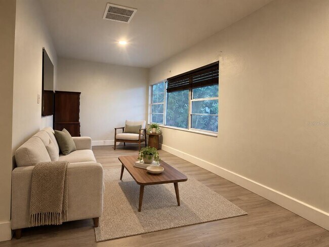 Foto del edificio - 322 N Wekiwa Springs Rd