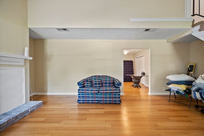 Photo - 3 bed 2 bath in Hermitage House