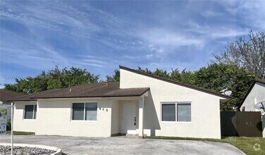 Building Photo - 545 W 79th Pl