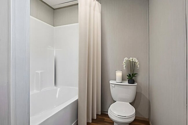 Building Photo - 1612 American Dr