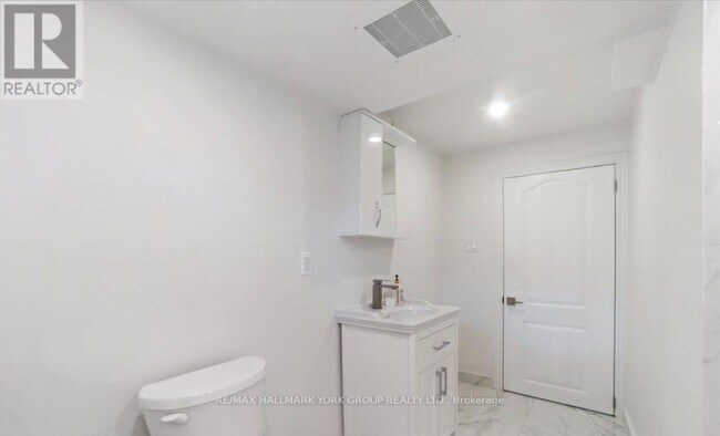 Building Photo - 28 Charlbrook Ave