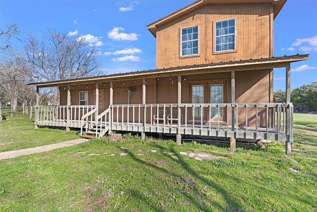 Building Photo - 684 Indian Oaks
