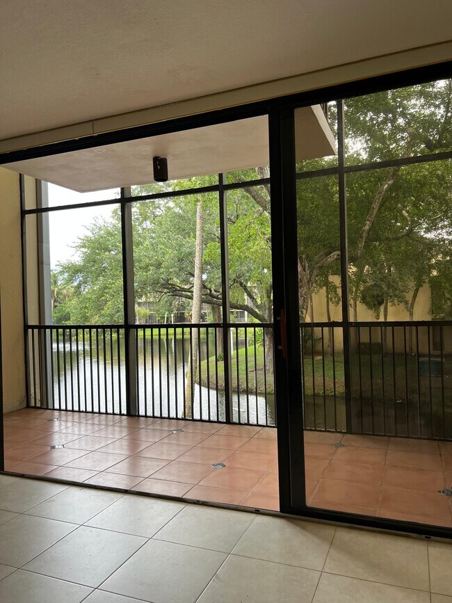 Building Photo - 2930 SW 87th Ter