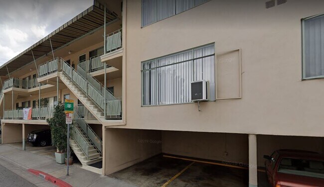 Building Photo - 7520 Romaine St