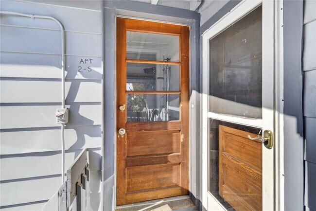 Foto del edificio - 607 N Cayuga St