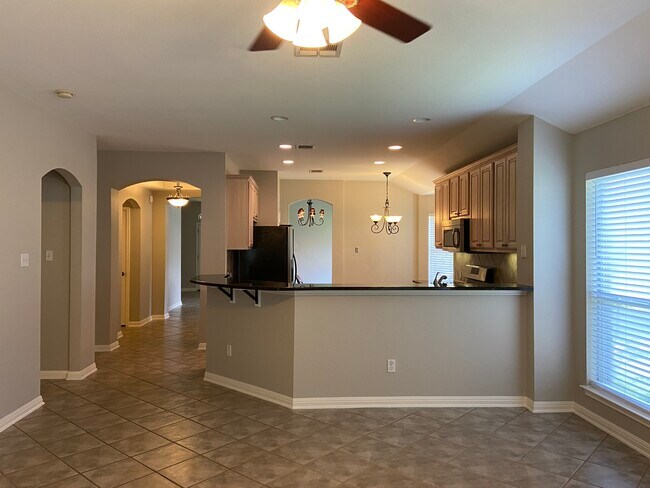 Foto del edificio - 1727 Fallen Leaf Ln