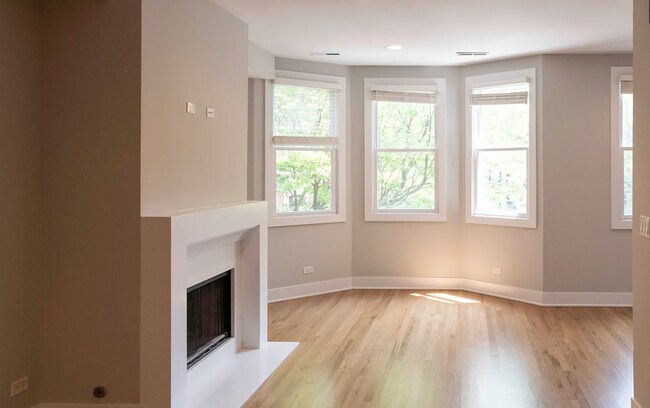 Foto del edificio - 2320 N Southport Ave