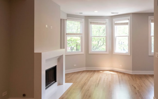 Building Photo - 2320 N Southport Ave