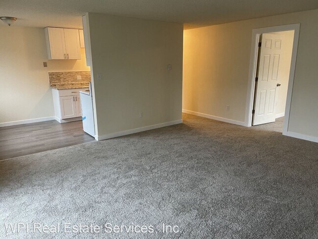 Building Photo - 1 br, 1 bath House - 911 N 73rd St  Unit 301