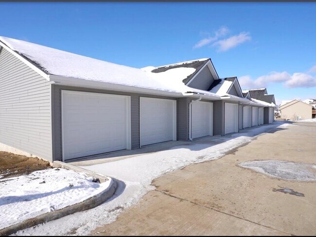 Foto del edificio - 8 Jaro Wy