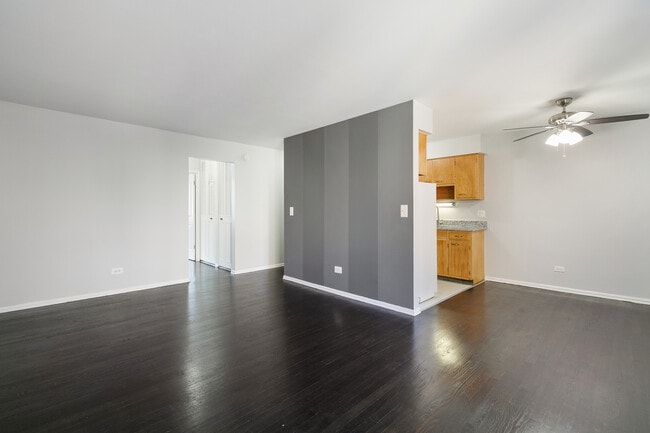 Building Photo - 6021 N Winthrop Ave