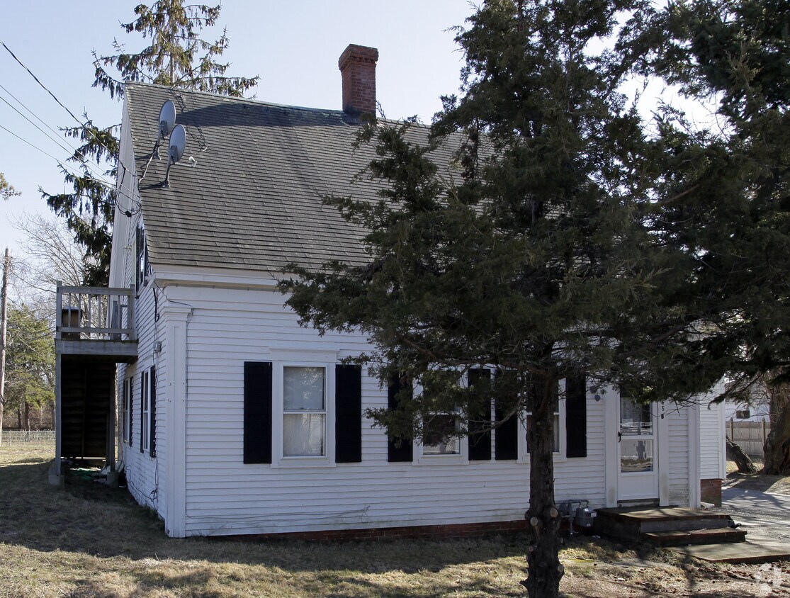Building Photo - 539-545 Main St