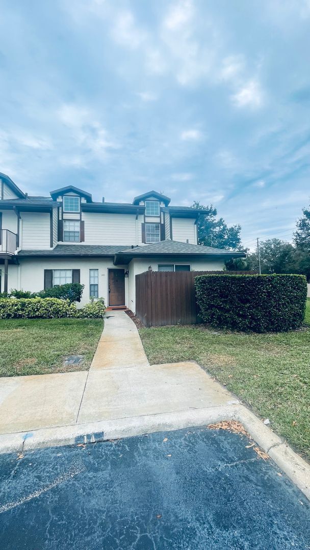 Building Photo - 600 Northern Way