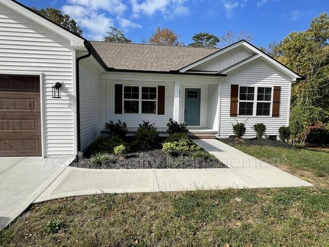 Building Photo - 5001 Spring Creek Rd