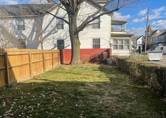 Building Photo - 204 N 4th St