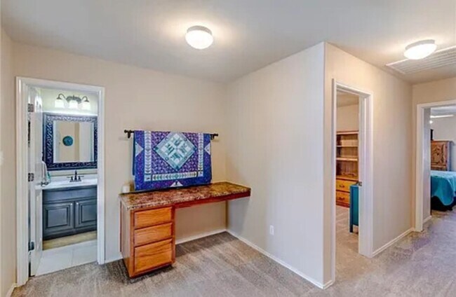 Foto del edificio - 3400 Trickling Springs Way