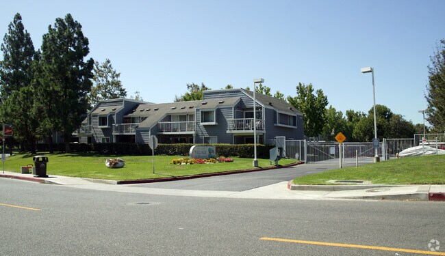 Village on the Green Apartments Long Beach, CA