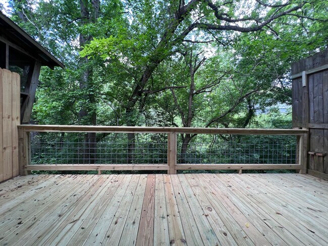 Foto del edificio - 2 bedroom Townhouse near 5 Points!