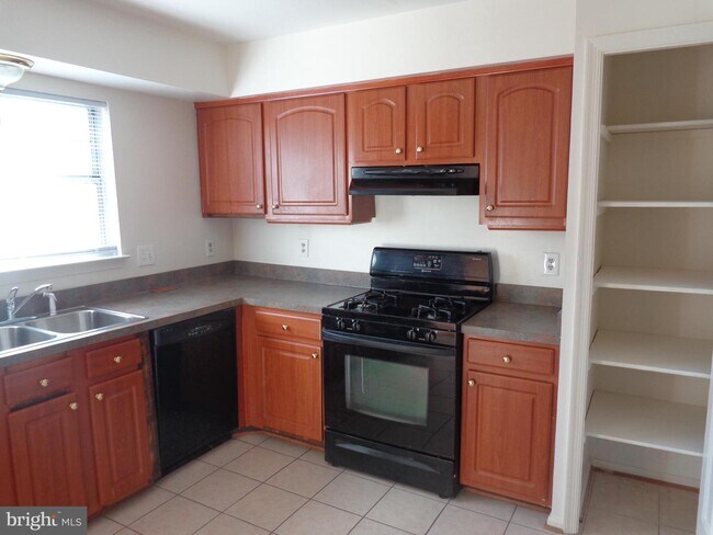 Foto del edificio - 13490 Old Dairy Ct