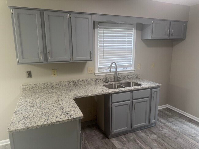 Foto del edificio - 3991 Birch Glen Dr