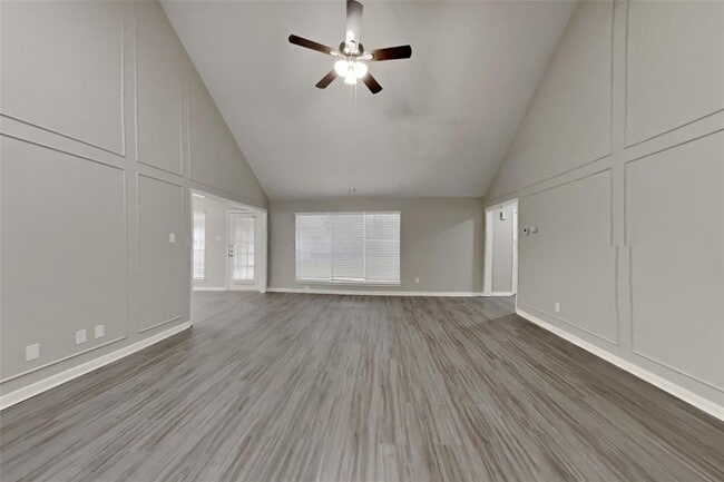 Building Photo - 16019 Ridge Park Dr